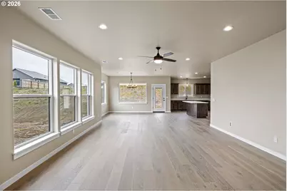 941 Sand Pines Ave, Sutherlin, OR 97479 - Photo 5