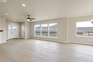 941 Sand Pines Ave, Sutherlin, OR 97479 - Photo 9