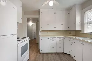 2421 Kincaid St, Eugene, OR 97405 - Photo 9