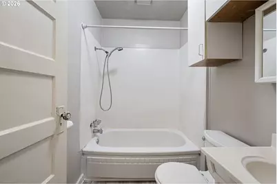 2421 Kincaid St, Eugene, OR 97405 - Photo 15
