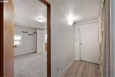 2421 Kincaid St, Eugene, OR 97405 - Photo 13
