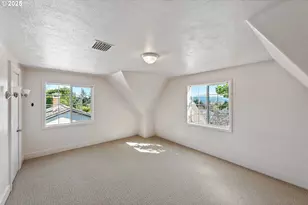 643 S 12th Ct, Coos Bay, OR 97420 - Photo 27