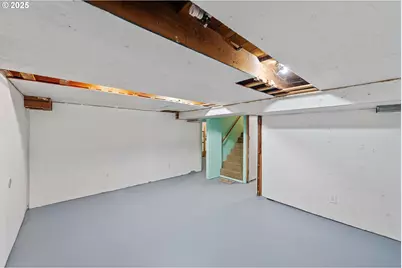 643 S 12th Ct, Coos Bay, OR 97420 - Photo 31