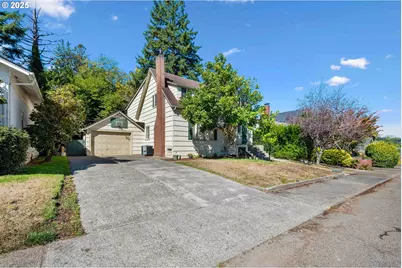 643 S 12th Ct, Coos Bay, OR 97420 - Photo 41