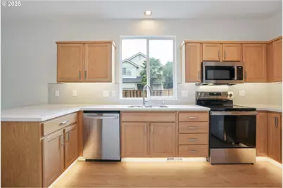 8420 SW Norfolk Ct, Portland, OR 97224 - Photo 11