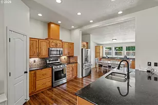 2999 Buena Crest Ln NE, Salem, OR 97303 - Photo 15