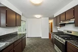 6551 SW Taylors Ferry Rd, Portland, OR 97223 - Photo 11