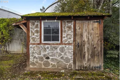 6551 SW Taylors Ferry Rd, Portland, OR 97223 - Photo 39