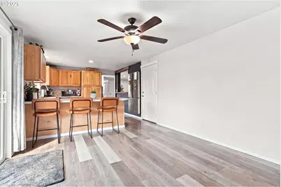 992 Travis Ave, Eugene, OR 97404 - Photo 17