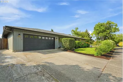 992 Travis Ave, Eugene, OR 97404 - Photo 3