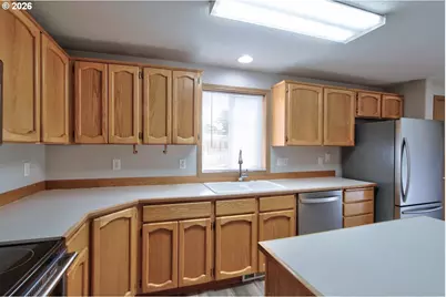 16305 NE 37th Cir, Vancouver, WA 98682 - Photo 15