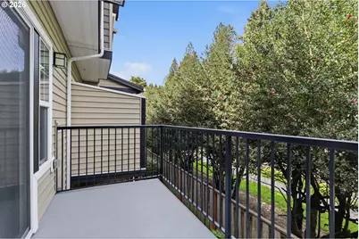 10525 NE Cedar Falls Loop, Hillsboro, OR 97006 - Photo 11