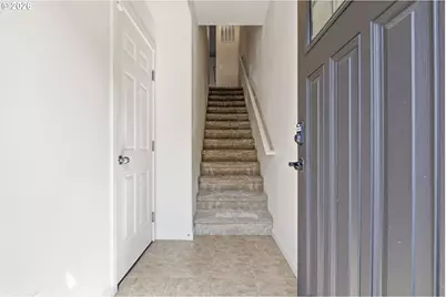 10525 NE Cedar Falls Loop, Hillsboro, OR 97006 - Photo 9