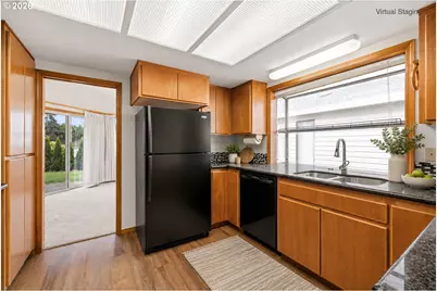 15134 NE Summerplace Dr, Portland, OR 97230 - Photo 9