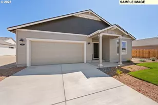 878 NE Laurel Springs Dr, Hermiston, OR 97838 - Photo 3