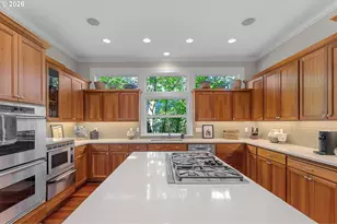 14261 Uplands Dr, Lake Oswego, OR 97034 - Photo 17
