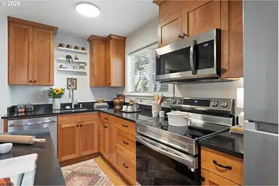 8682 N Willamette Blvd, Portland, OR 97203 - Photo 9