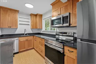 8682 N Willamette Blvd, Portland, OR 97203 - Photo 11