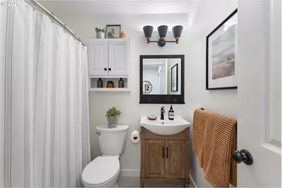 8682 N Willamette Blvd, Portland, OR 97203 - Photo 27