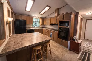 17442 NE Glisan St, Portland, OR 97230 - Photo 9