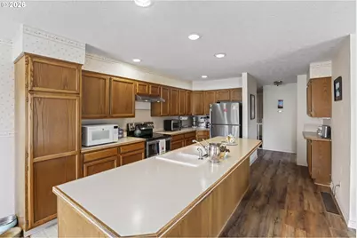 938 Hood View Ct, Hood River, OR 97031 - Photo 9