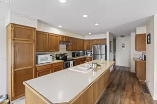 938 Hood View Ct, Hood River, OR 97031 - Photo 9