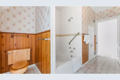 812 E 2nd St, Coquille, OR 97423 - Photo 31