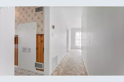 812 E 2nd St, Coquille, OR 97423 - Photo 29