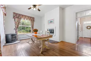 812 E 2nd St, Coquille, OR 97423 - Photo 11