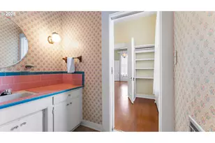 812 E 2nd St, Coquille, OR 97423 - Photo 21