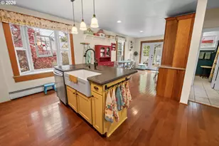 538 McClure Ave, Astoria, OR 97103 - Photo 7