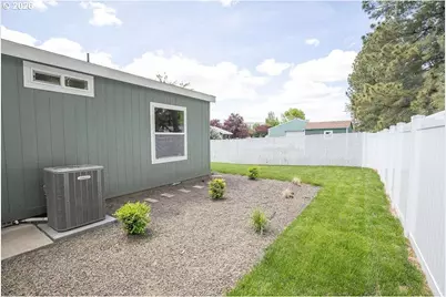 3111 Q Ave #3, La Grande, OR 97850 - Photo 11