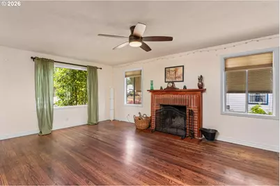 245 SE 108th Ave, Portland, OR 97216 - Photo 9