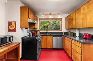 245 SE 108th Ave, Portland, OR 97216 - Photo 13
