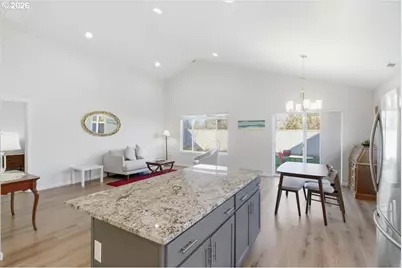 2046 SE Academy St, Dallas, OR 97338 - Photo 19