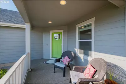 2046 SE Academy St, Dallas, OR 97338 - Photo 3