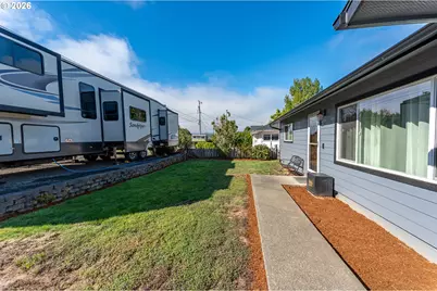 1654 Carlisle Ln, Myrtle Point, OR 97458 - Photo 3