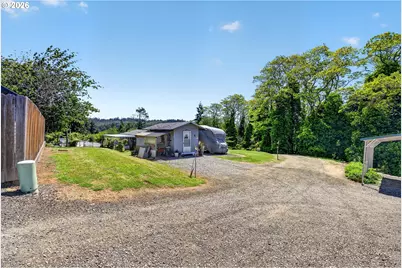 93736 Bay Park Ln, Coos Bay, OR 97420 - Photo 31