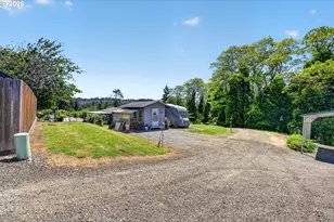 93736 Bay Park Ln, Coos Bay, OR 97420 - Photo 31