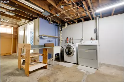 405 SE 85th Ave, Portland, OR 97216 - Photo 25