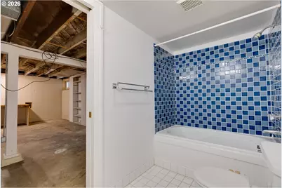405 SE 85th Ave, Portland, OR 97216 - Photo 21