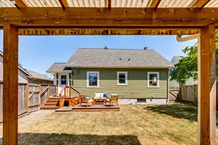 405 SE 85th Ave, Portland, OR 97216 - Photo 31