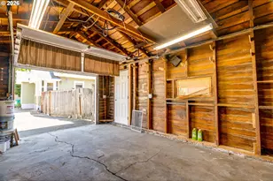 405 SE 85th Ave, Portland, OR 97216 - Photo 33