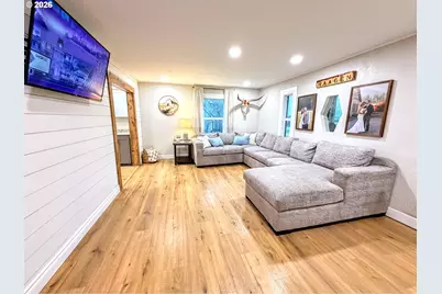 102 Lake Ave, La Grande, OR 97850 - Photo 3