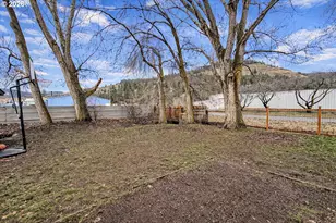 102 Lake Ave, La Grande, OR 97850 - Photo 15