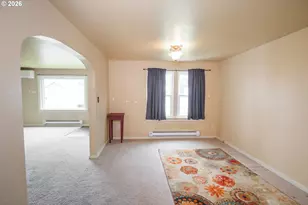 300 21st St, Springfield, OR 97477 - Photo 9