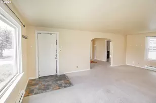 300 21st St, Springfield, OR 97477 - Photo 3