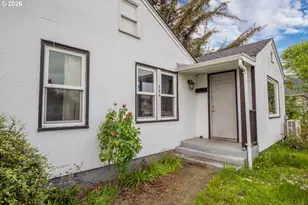 300 21st St, Springfield, OR 97477 - Photo 35