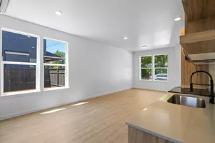 7192 SE Woodward St, Portland, OR 97206 - Photo 5