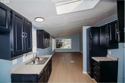 338 Archie St, Eugene, OR 97402 - Photo 17